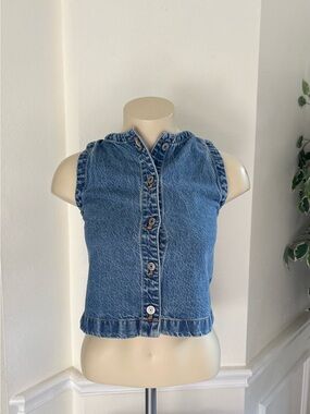 Sleeveless Blue Denim Button-Up Crop Top